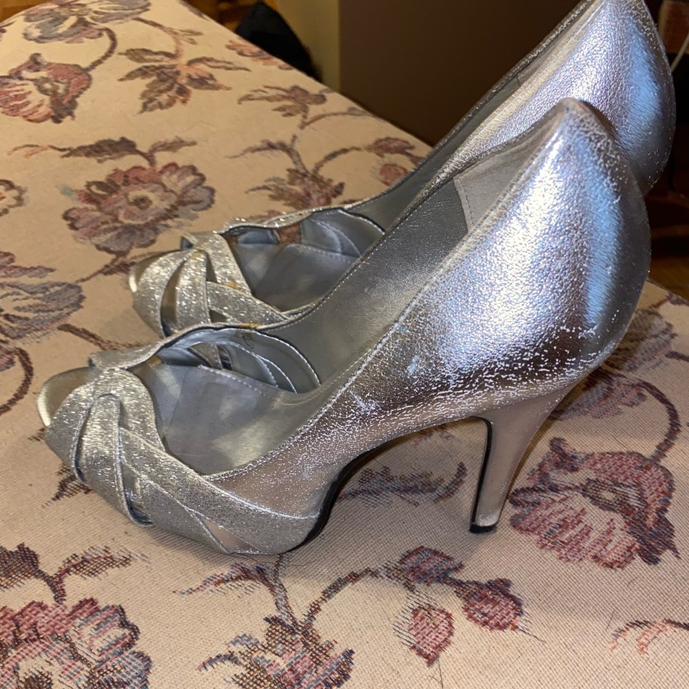 Silver Heels - image 2
